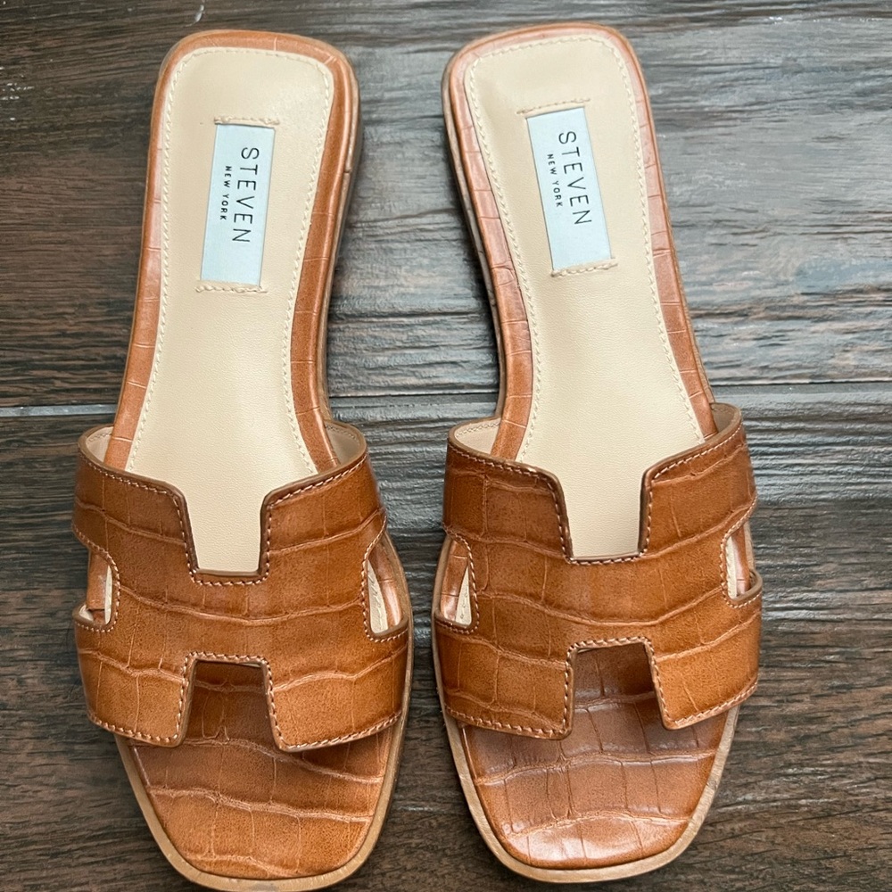 Steven by Steve Madden Tan Croc Slide Sandals